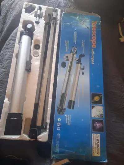 Telescopio con trípode y lentes incluidos - miniatura 1