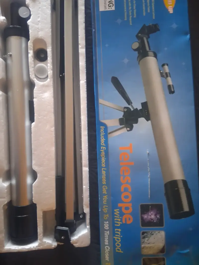 Telescopio con trípode y lentes incluidos - 2