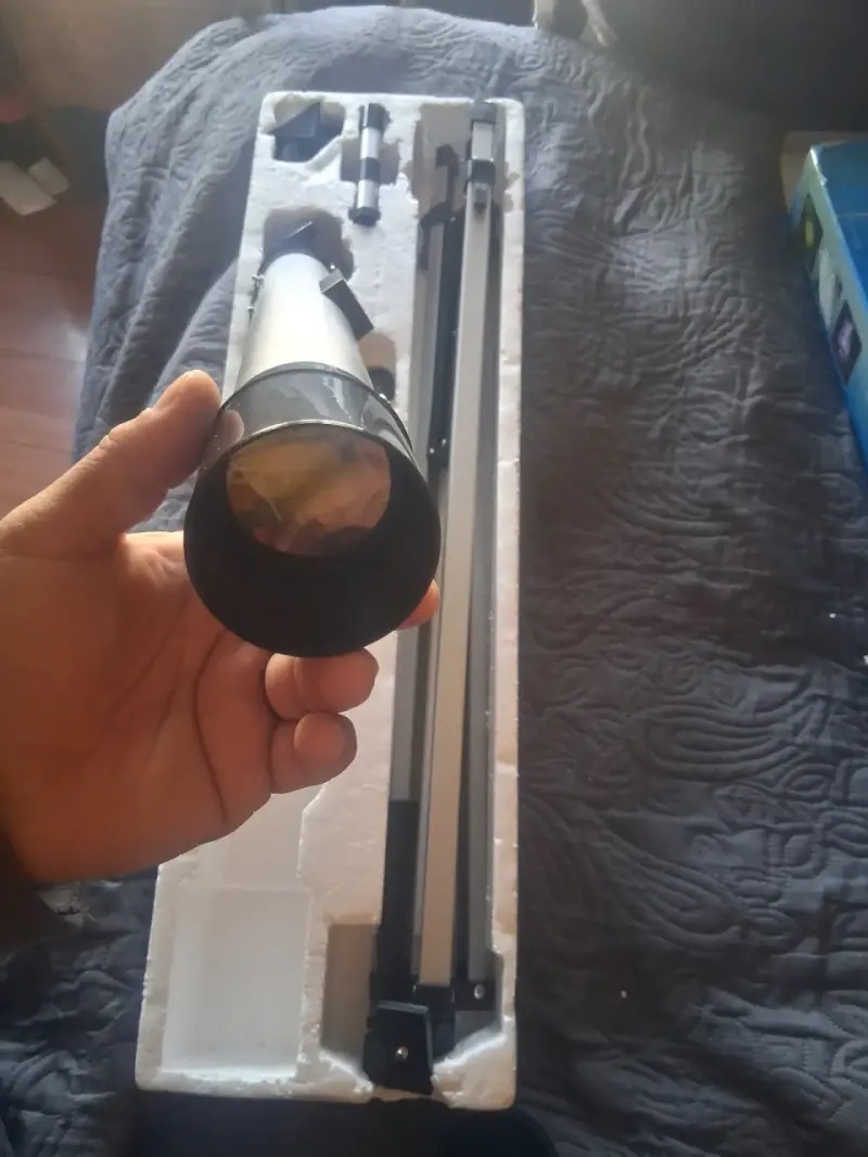 Telescopio con trípode y lentes incluidos - 3