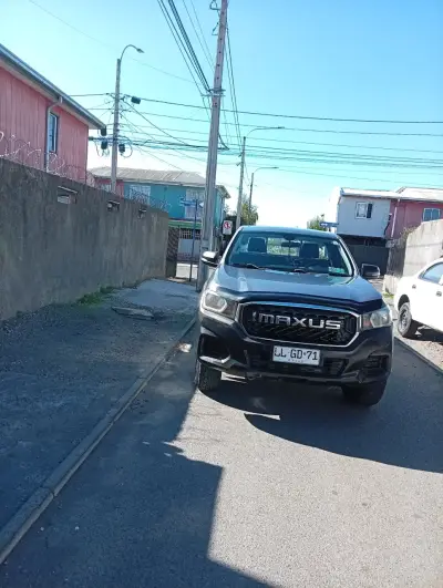 Camioneta Maxus T60 en buen estado - miniatura 1