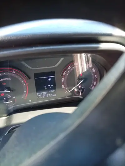 Camioneta Maxus T60 en buen estado - miniatura 4
