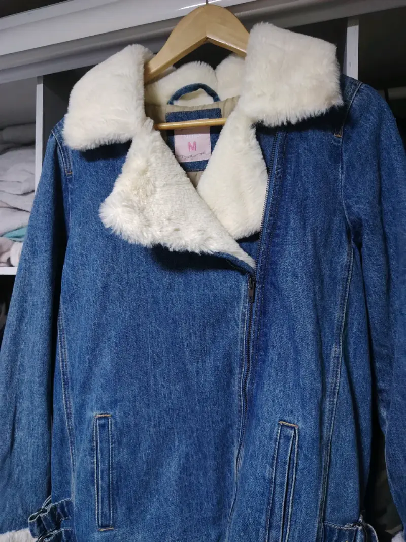 Chaqueta de mezclilla con forro de piel sintética - 2