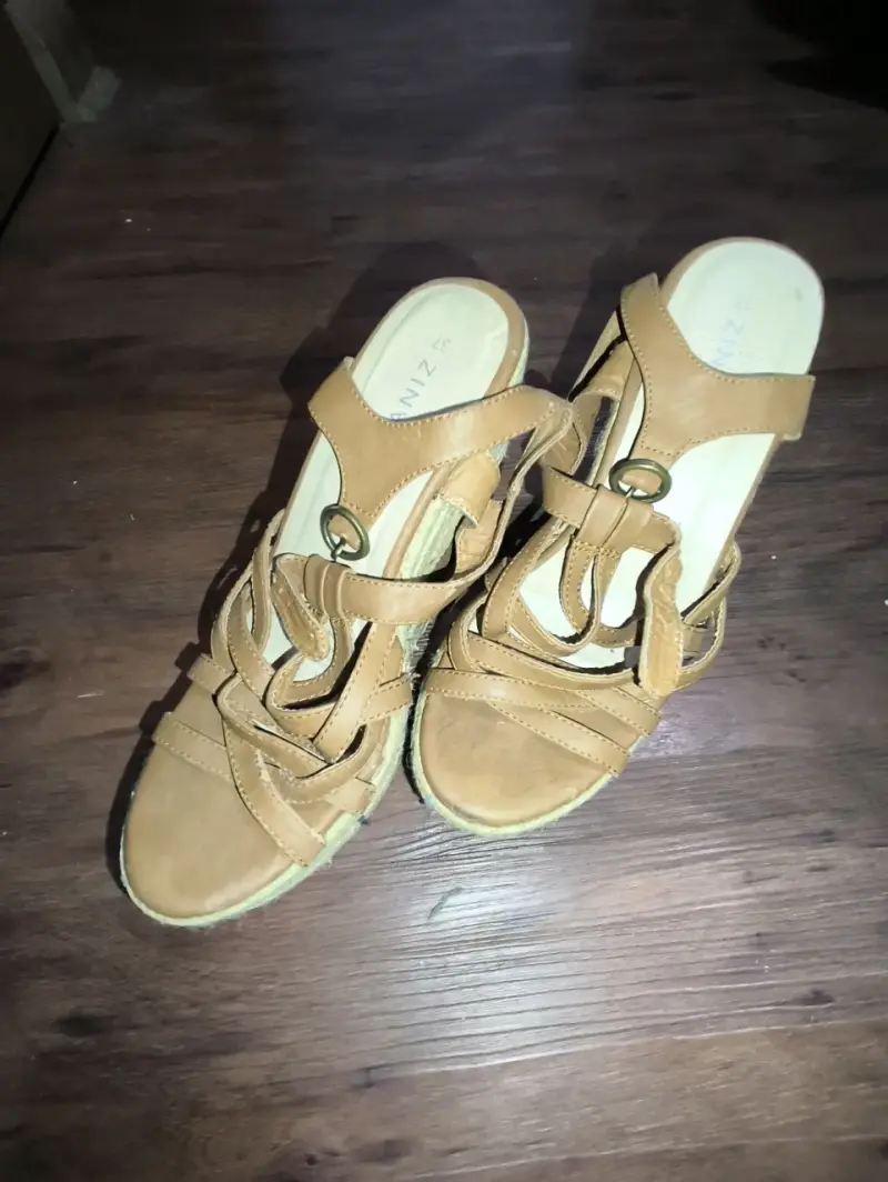 Sandalias de cuña marrón Zinz con tiras - 1