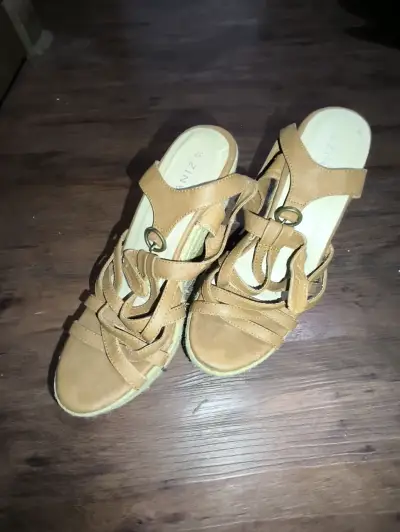 Sandalias de cuña marrón Zinz con tiras - miniatura 1