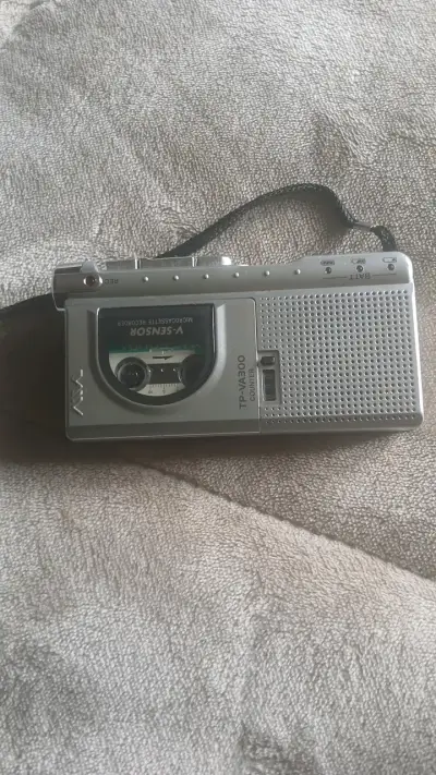 Grabadora de microcassette Aiwa TP-V300 con sensor de voz - miniatura 1