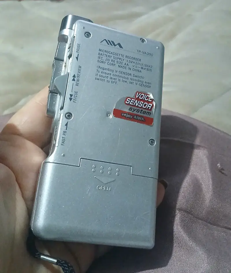 Grabadora de microcassette Aiwa TP-V300 con sensor de voz - 4