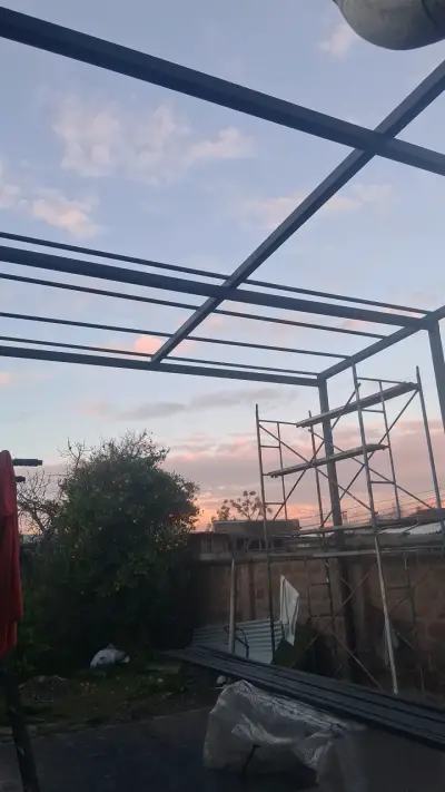 Estructura metálica para techado o pérgola - miniatura 2