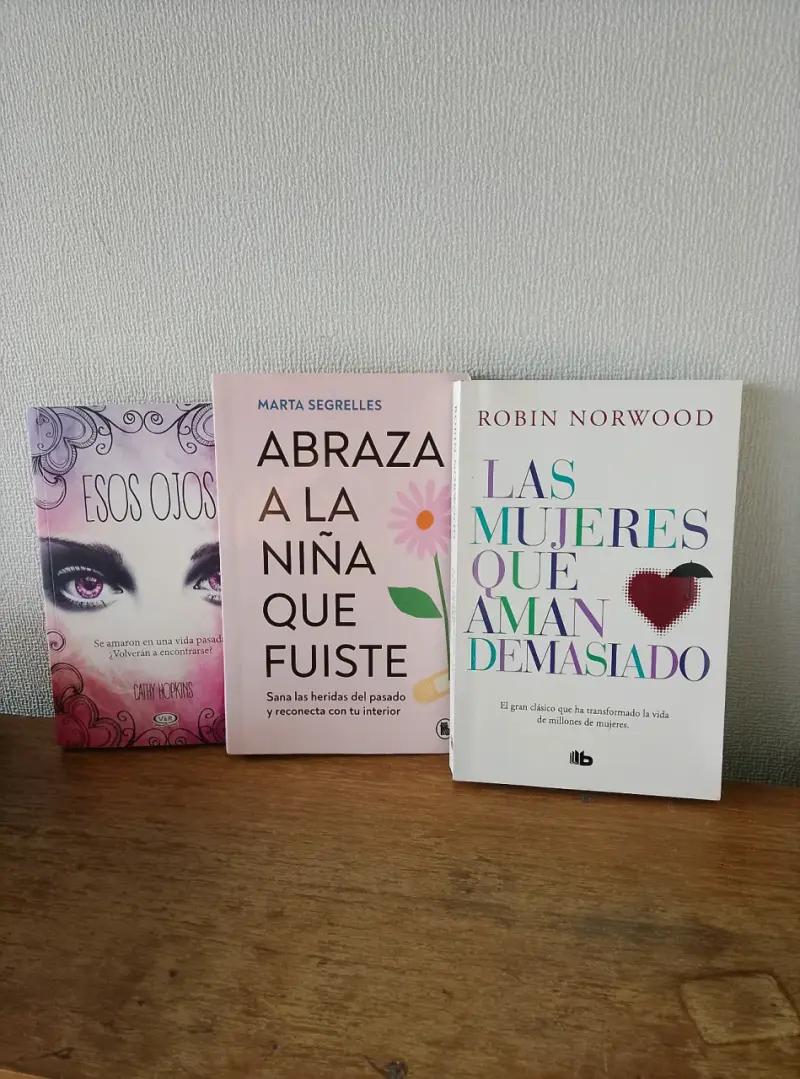 Lote de 3 libros de autoayuda y novela