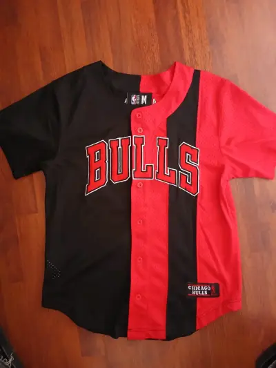 Camiseta NBA Chicago Bulls roja y negra - miniatura 1