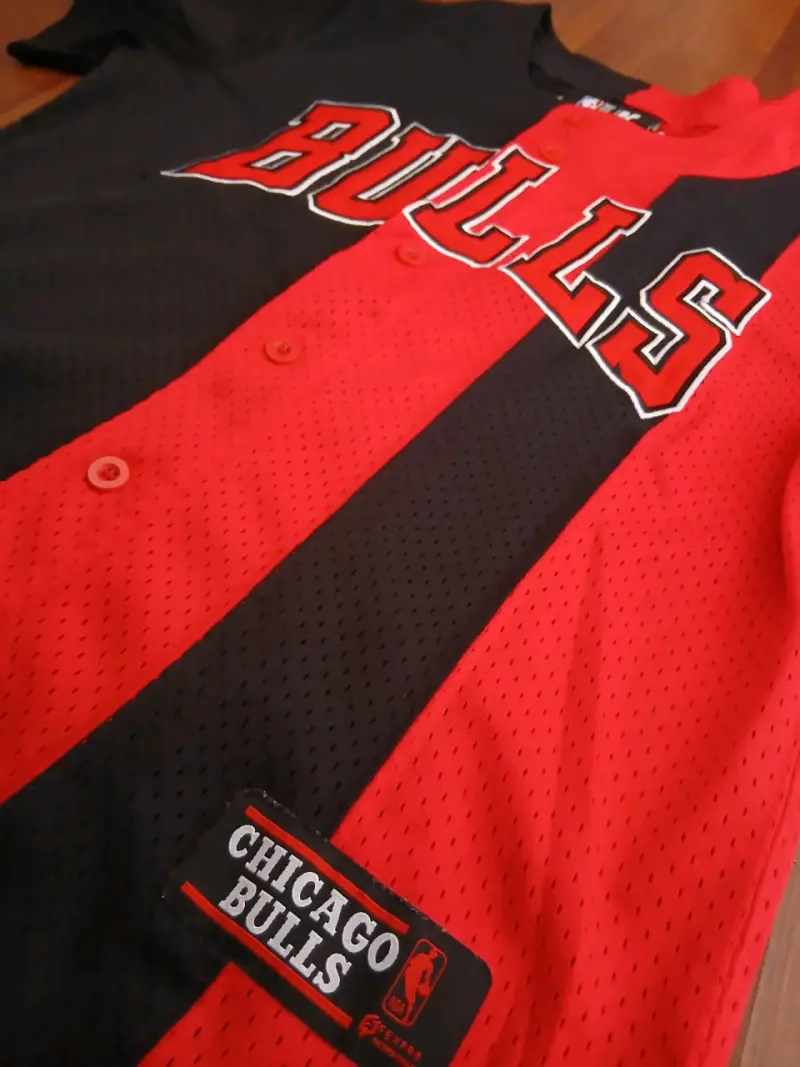 Camiseta NBA Chicago Bulls roja y negra - 2