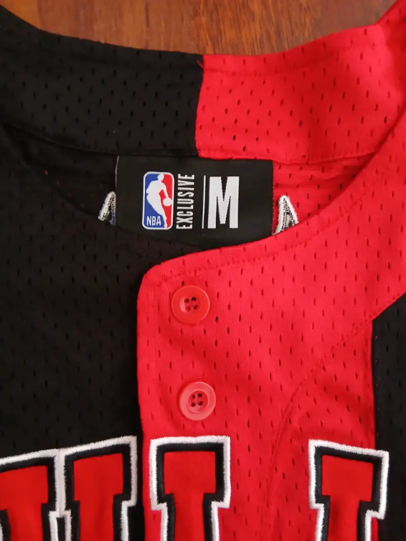 Camiseta NBA Chicago Bulls roja y negra - 3