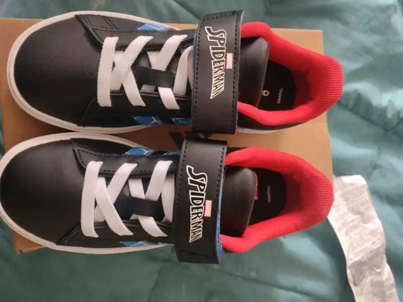 Zapatillas infantiles NRO32Spiderman, con diseño d