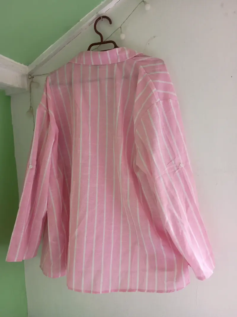 Camisa de rayas rosadas para mujer - 2