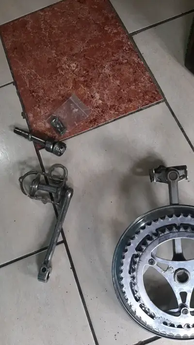 Juego de bielas y platos para bicicleta - miniatura 2