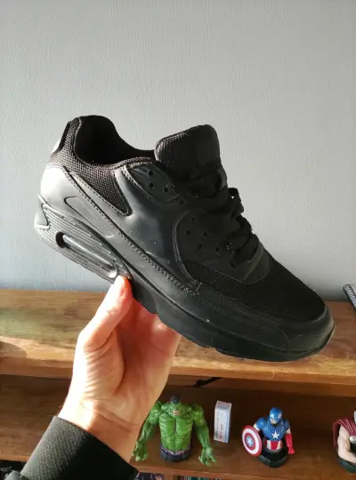 Zapatillas deportivas negras para hombre - miniatura 1