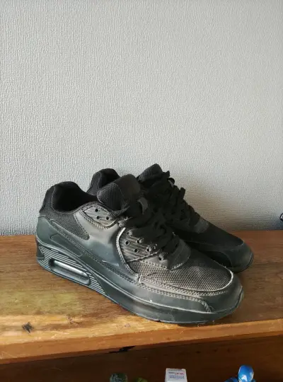 Zapatillas deportivas negras para hombre - miniatura 3