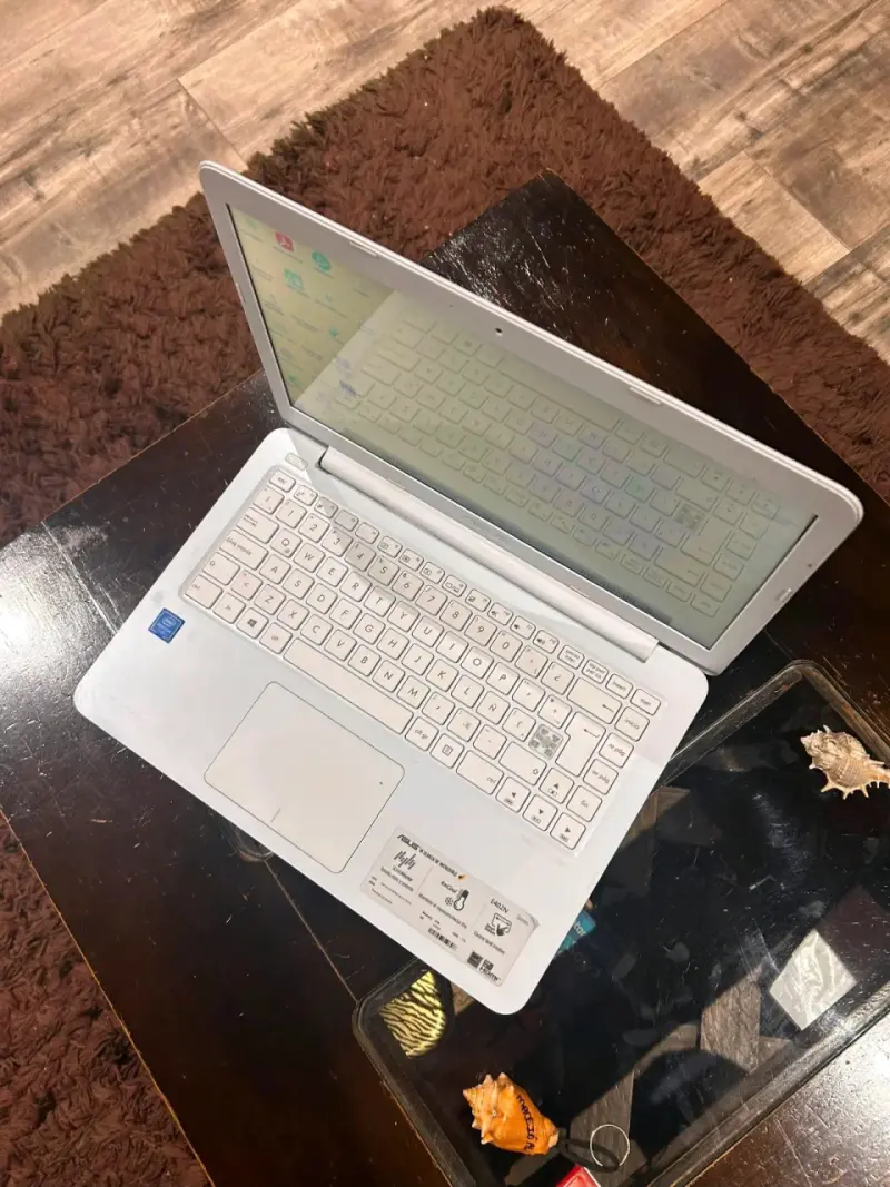 Notebook ASUS - 1