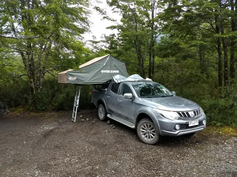 Carpa de techo para camioneta Overzone - 1