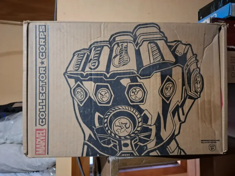 Caja Marvel Collector Corps Avengers Infinity War - 1