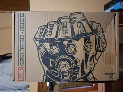 Caja Marvel Collector Corps Avengers Infinity War - miniatura 1