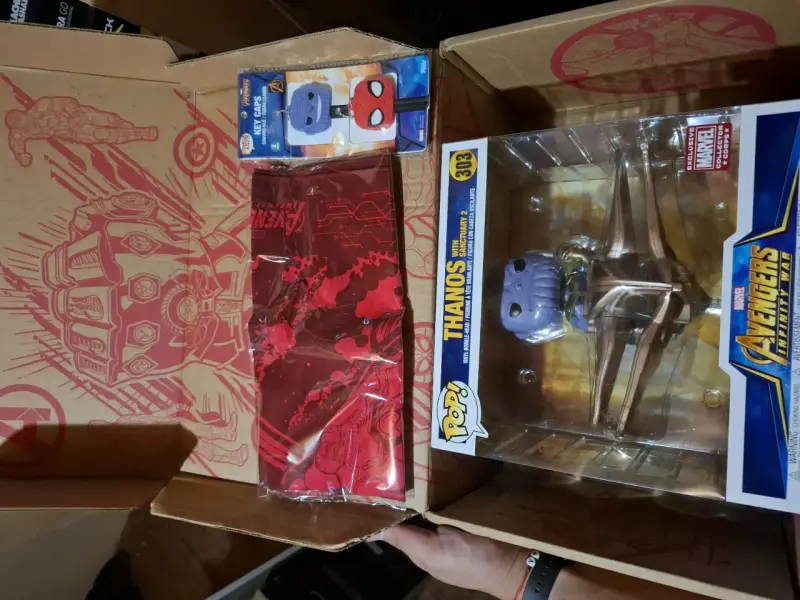 Caja Marvel Collector Corps Avengers Infinity War - 3