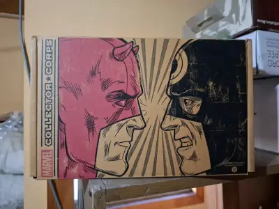 Caja Marvel Collector Corps Superhero Showdowns - miniatura 1