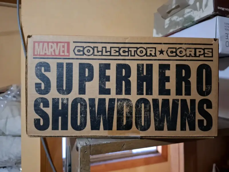 Caja Marvel Collector Corps Superhero Showdowns - 2