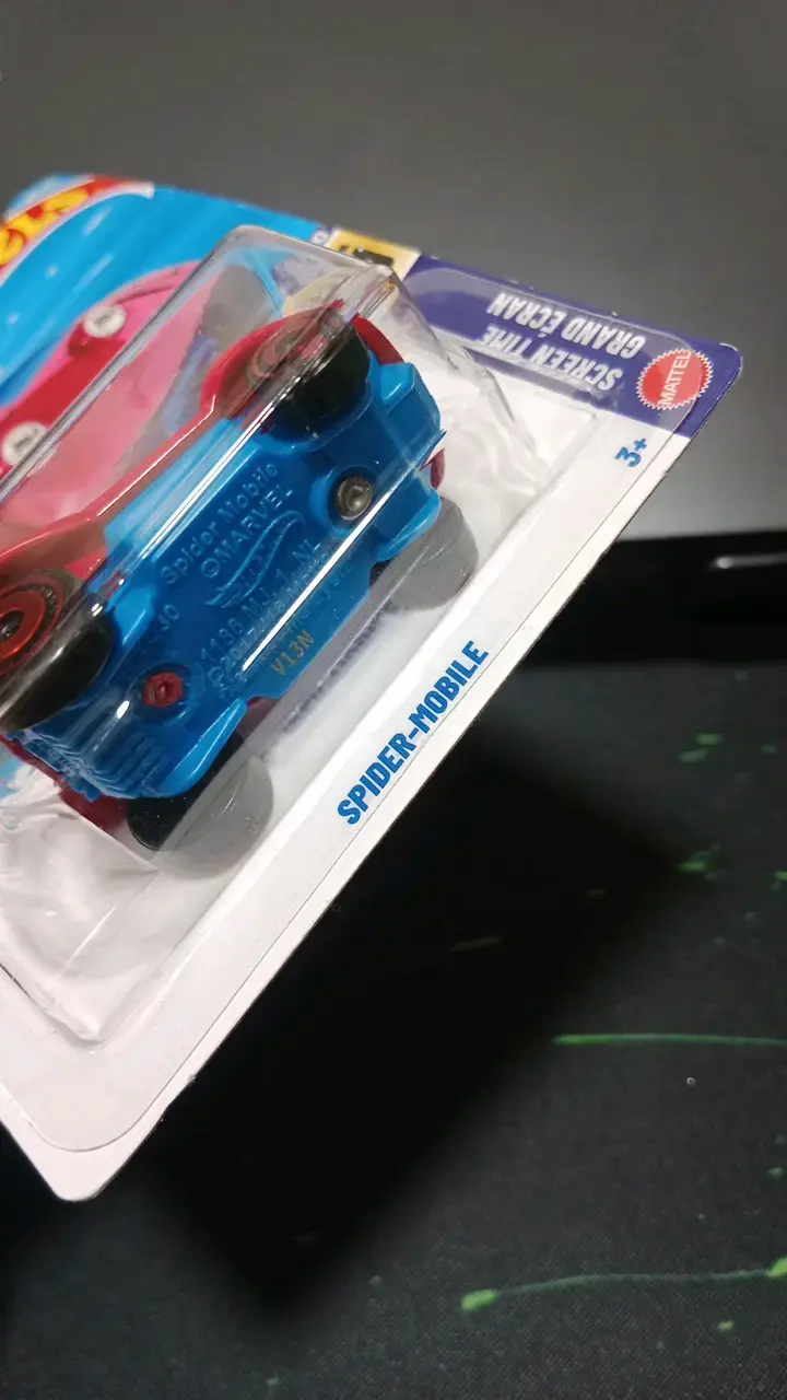 Hot Wheels Marvel Spider-Mobile - 5
