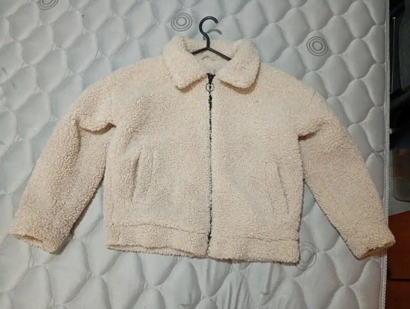 Chaqueta beige para mujer