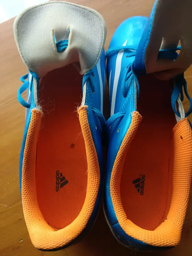 Zapatillas de fútbol Adidas azules para niños - 5