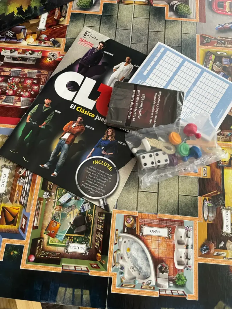 Juego de mesa Clue clásico de misterio - 3