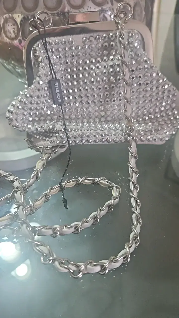 Cartera de mano con cristales Studio F
