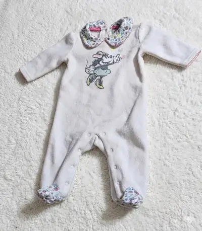 Conjunto de ropa para bebé con diseños variados - miniatura 1