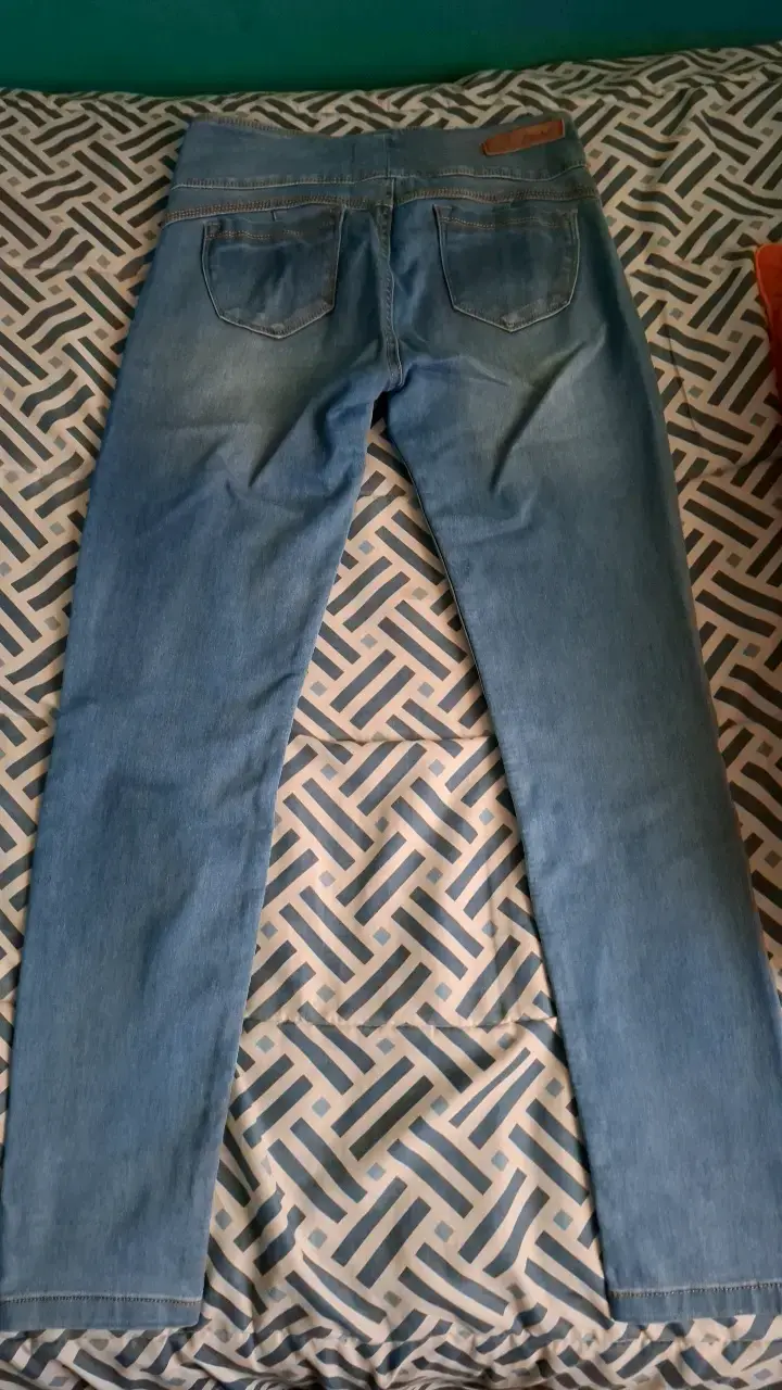 Jeans azul claro para mujer con botones - 6