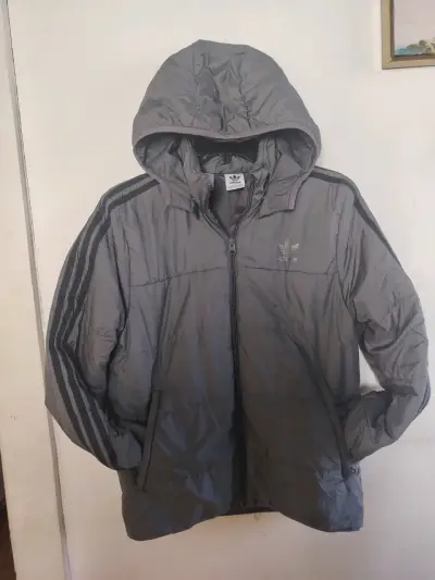 Chaqueta con capucha Adidas gris para hombre - miniatura 1