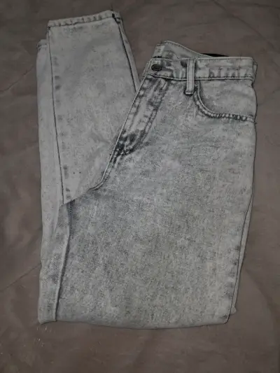 Jeans gris claro estilo vintage para mujer - miniatura 1
