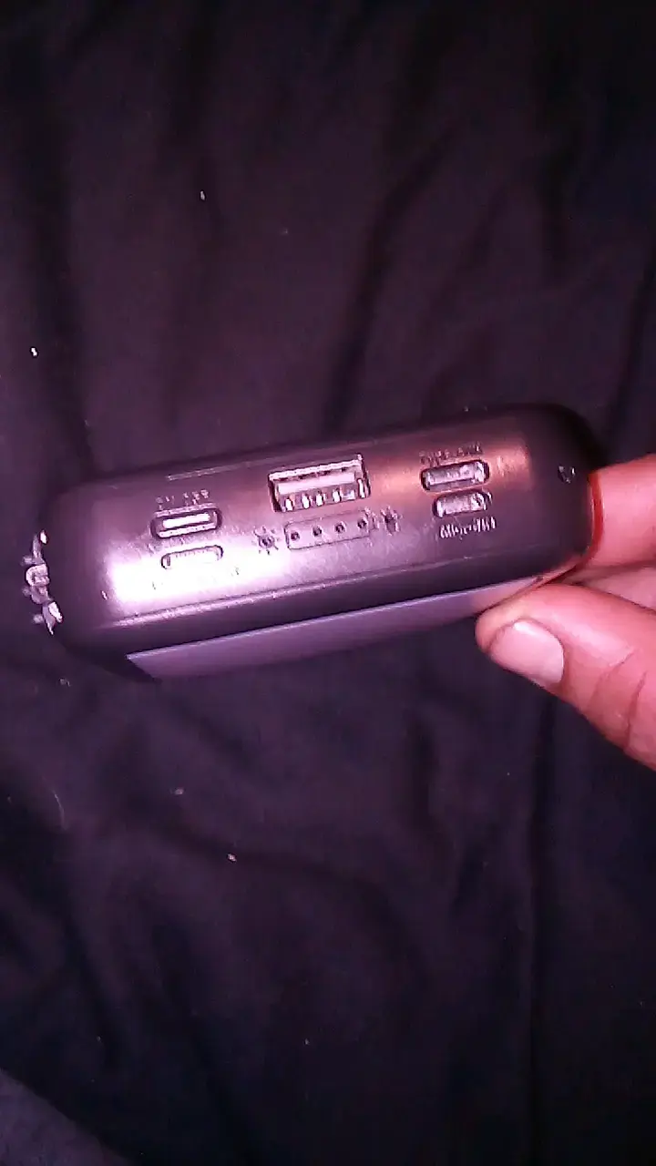 Cargador solar portátil con puertos USB - 3