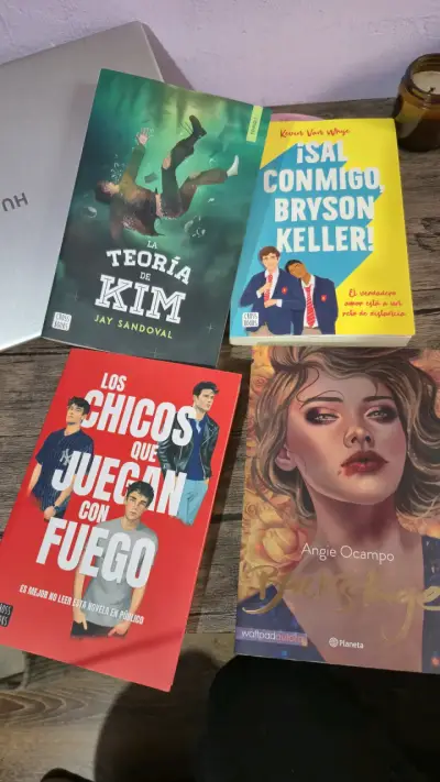 Libros juveniles variados - miniatura 1