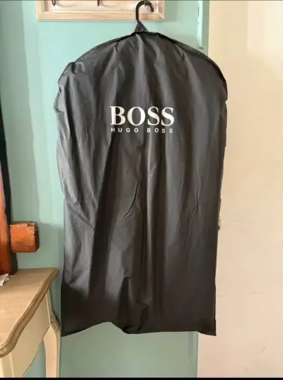 Traje Hugo Boss gris con gemelos incluidos - miniatura 1