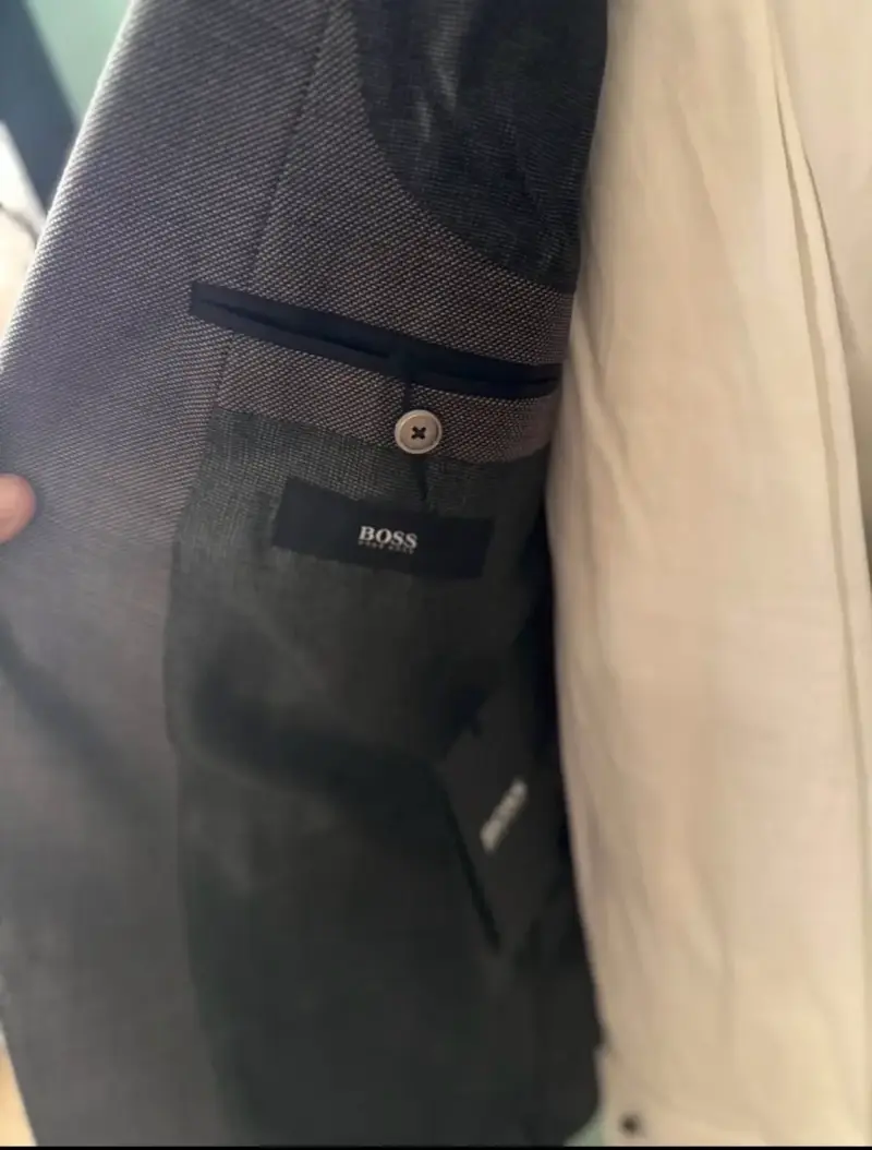 Traje Hugo Boss gris con gemelos incluidos - 3