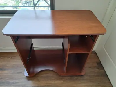 Escritorio de Computador de Madera Compacto - miniatura 1