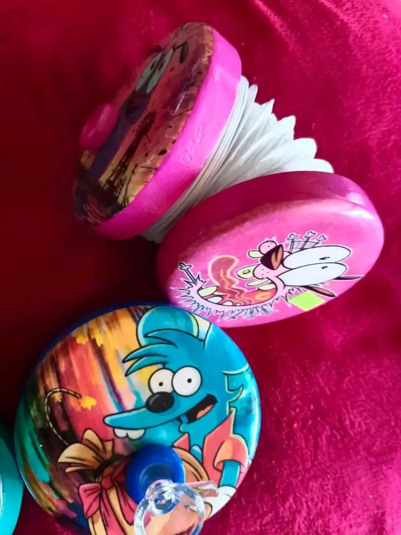 pipa bukket con diseños de personajes animados - 2