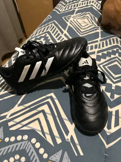 Zapatillas de fútbol Adidas - miniatura 1