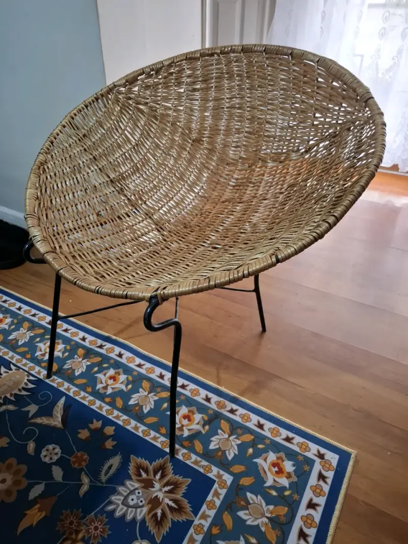 Silla de mimbre con estructura metálica - 2