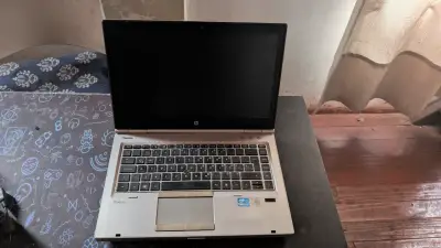 Notebook HP EliteBook - miniatura 2