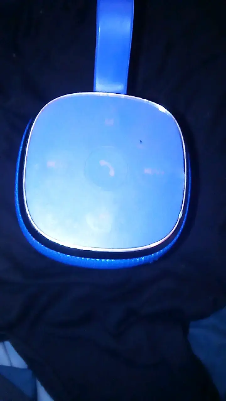 Parlante Bluetooth portátil azul con asa - 2