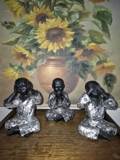 Figuras decorativas de Monjes Sabios - miniatura 1