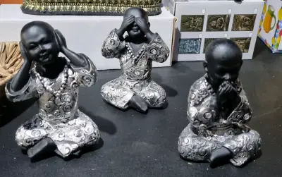 Figuras decorativas de Monjes Sabios - miniatura 2
