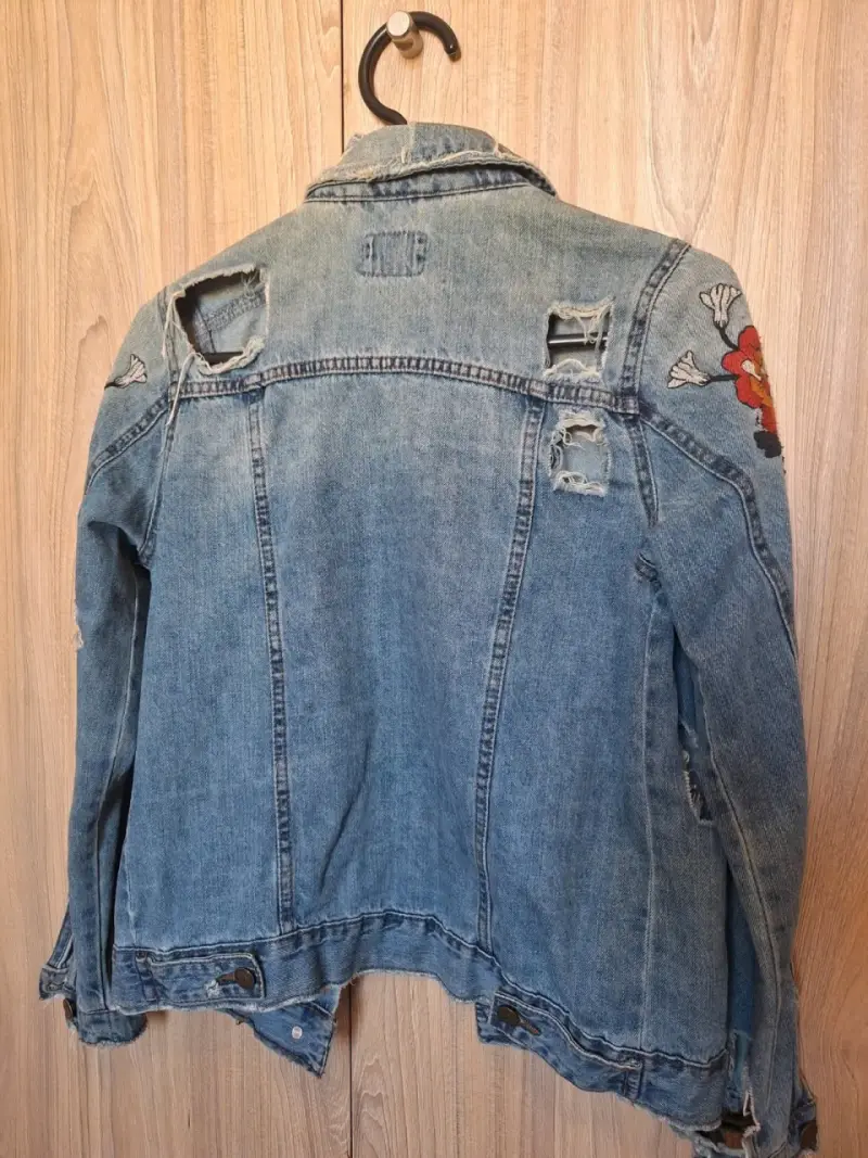 Chaqueta de Mezclilla con Bordado Floral Talla S - 2