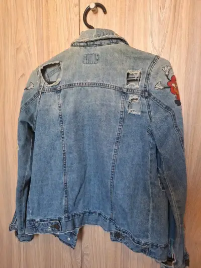 Chaqueta de Mezclilla con Bordado Floral Talla S - miniatura 2